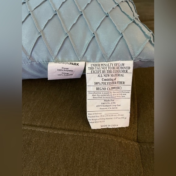 Decorative Pillow 18 in x 18 in. - Picture 3 of 8